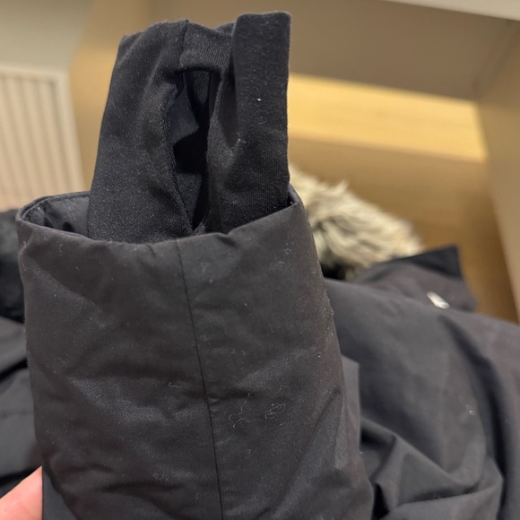 Children unisex Northface water resistant winter coat. - Picture 6 of 6